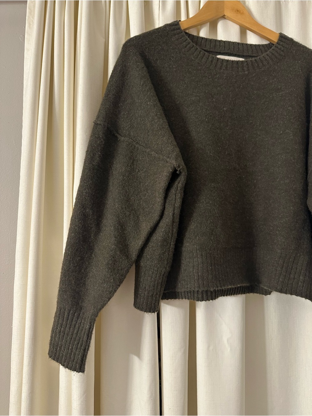 Lucky brand sweater - Picture 3 of 3